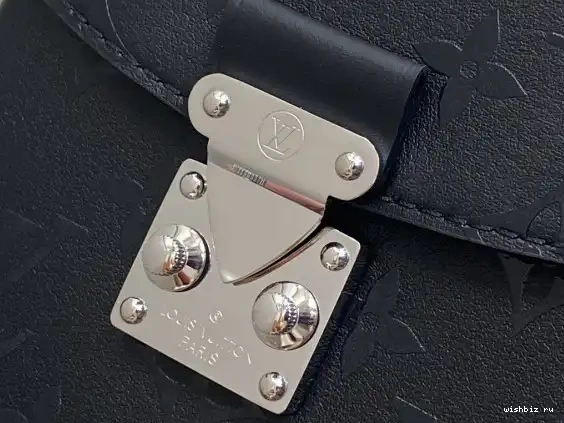 WIS Canvas Monogram Box VUITTON Camera LOUIS 0504